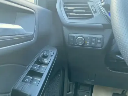 Photo 5 Ford Kuga 2.5 Duratec 190ch FHEV E85 ST-Line BVA