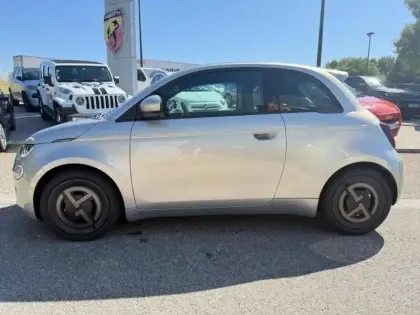 Photo 3 Fiat 500  e 118ch Giorgio Armani Collectors Edition MY25