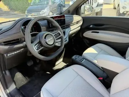 Photo 8 Fiat 500  e 118ch Giorgio Armani Collectors Edition MY25