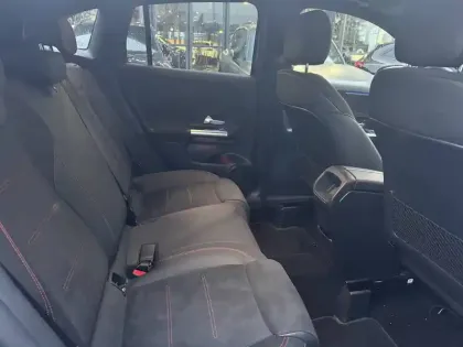 Photo 18 Mercedes GLA  200 d 8G-DCT