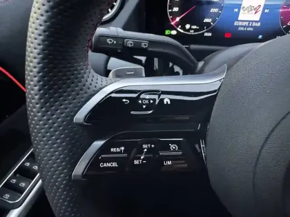 Photo 13 Mercedes GLA  200 d 8G-DCT