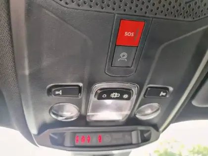 Photo 37 Peugeot 2008  Electrique 50 kWh 136 ch