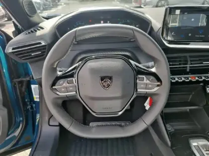 Photo 8 Peugeot 2008  Electrique 50 kWh 136 ch