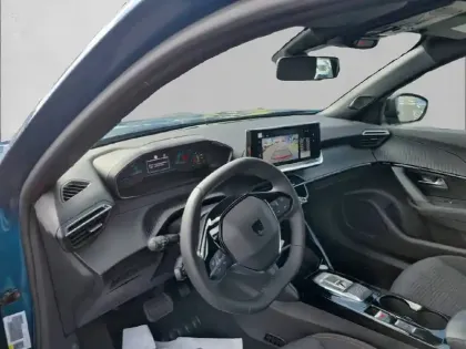 Photo 7 Peugeot 2008  Electrique 50 kWh 136 ch