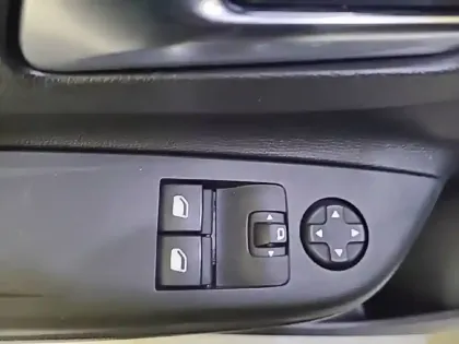 Photo 31 Opel Corsa  Electrique 136 ch & Batterie 50 kWh