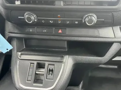 Photo 80 Peugeot Expert  FGN M BLUEHDI 145 S&S EAT8