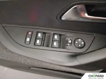 Photo 21 Peugeot 2008  Electrique 136 ch