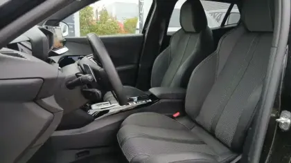 Photo 39 Peugeot 2008  Hybrid 145 e-DCS6