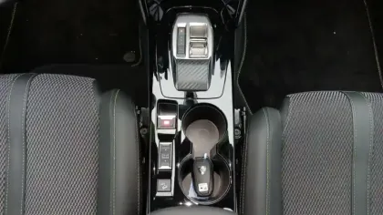 Photo 50 Peugeot 2008  Hybrid 145 e-DCS6