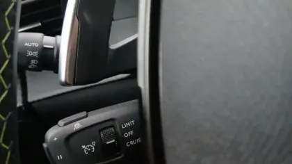 Photo 53 Peugeot 2008  Hybrid 145 e-DCS6