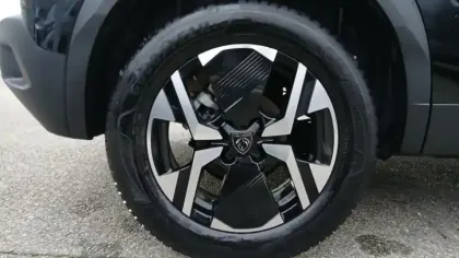 Photo 43 Peugeot 2008  Hybrid 145 e-DCS6