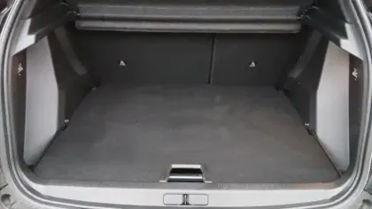 Photo 38 Peugeot 2008  Hybrid 145 e-DCS6