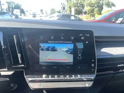 Photo 17 Renault Austral  E-Tech hybrid 200