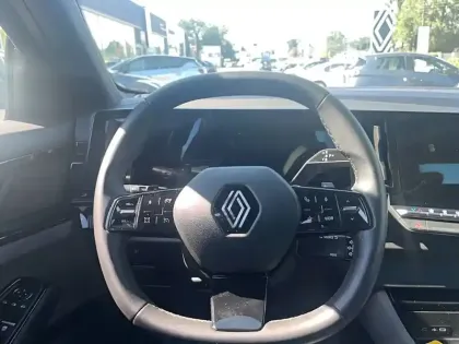 Photo 12 Renault Austral  E-Tech hybrid 200