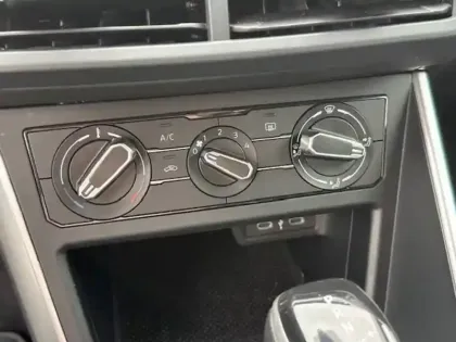 Photo 66 Volkswagen Polo  1.0 TSI 95 S&S DSG7