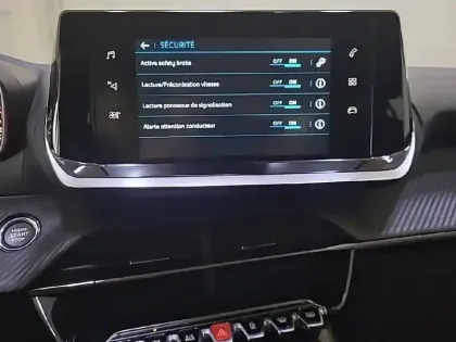 Photo 21 Peugeot 208  BlueHDi 100 S&S BVM6