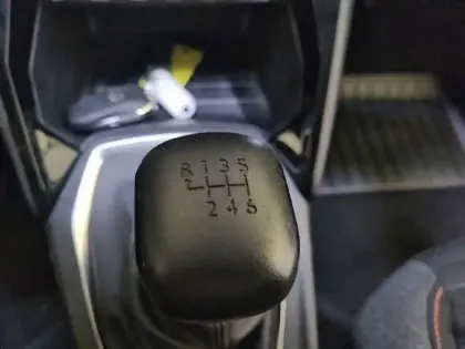 Photo 13 Peugeot 208  BlueHDi 100 S&S BVM6