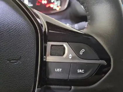 Photo 27 Peugeot 208  BlueHDi 100 S&S BVM6