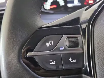 Photo 26 Peugeot 208  BlueHDi 100 S&S BVM6