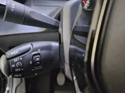 Photo 25 Peugeot 208  BlueHDi 100 S&S BVM6