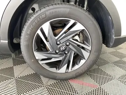 Photo 8 Hyundai Bayon  1.0 T-GDi 100 Hybrid 48V