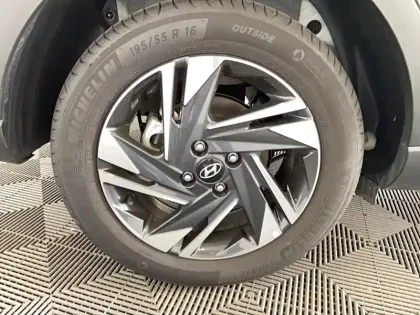 Photo 9 Hyundai Bayon  1.0 T-GDi 100 Hybrid 48V