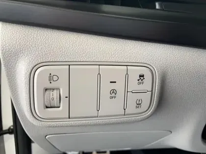 Photo 12 Hyundai Bayon  1.0 T-GDi 100 Hybrid 48V