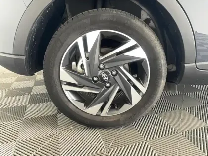 Photo 10 Hyundai Bayon  1.0 T-GDi 100 Hybrid 48V