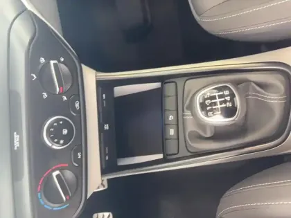 Photo 19 Hyundai Bayon  1.0 T-GDi 100 Hybrid 48V