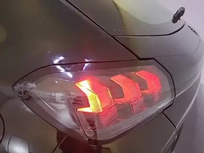 Photo 16 Peugeot 208  BlueHDi 100 S&S BVM6