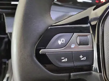 Photo 26 Peugeot 208  BlueHDi 100 S&S BVM6