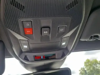 Photo 38 Peugeot 408  Electrique 58 kWh 210ch