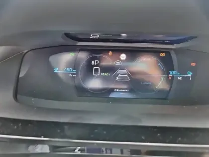 Photo 9 Peugeot 408  Electrique 58 kWh 210ch