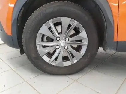 Photo 8 Peugeot 2008  e- 136ch Active