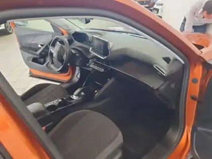 Photo 12 Peugeot 2008  e- 136ch Active