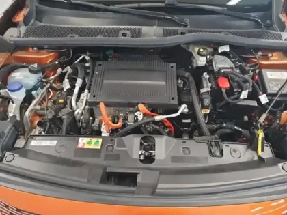 Photo 9 Peugeot 2008  e- 136ch Active