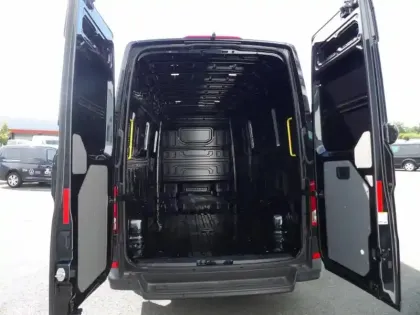 Photo 12 Volkswagen Crafter  Fg 35 L4H3 2.0 TDI 177ch Business Traction BVA8