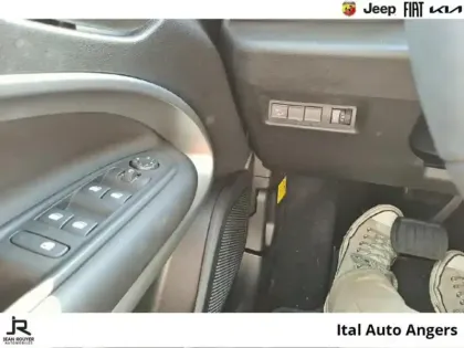 Photo 14 Jeep Avenger  1.2 Turbo T3 145ch MHEV Overland BVR6 4xe