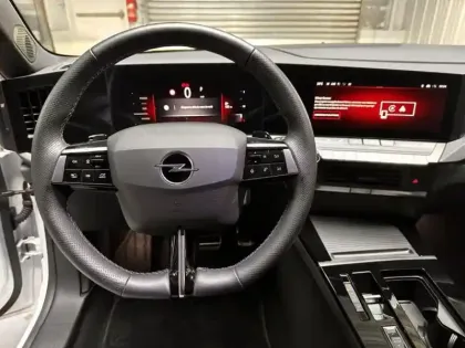 Photo 10 Opel Astra  1.2 Turbo Hybrid 136ch GS e-DCT 6