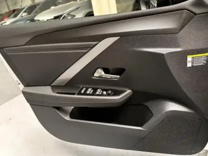 Photo 11 Opel Astra  1.2 Turbo Hybrid 136ch GS e-DCT 6