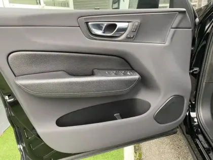 Photo 17 Volvo Xc60  T8 Twin Engine 303 ch + 87 ch Geartronic 8