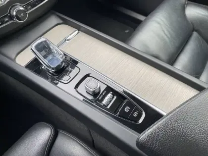 Photo 6 Volvo Xc60  T8 Twin Engine 303 ch + 87 ch Geartronic 8