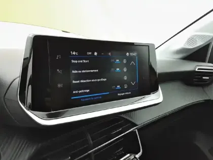 Photo 19 Peugeot 208  BlueHDi 100 S&S BVM6