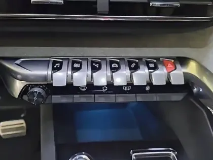 Photo 26 Peugeot 3008  Puretech 130ch S&S EAT8