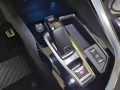 Photo 13 Peugeot 3008  Puretech 130ch S&S EAT8