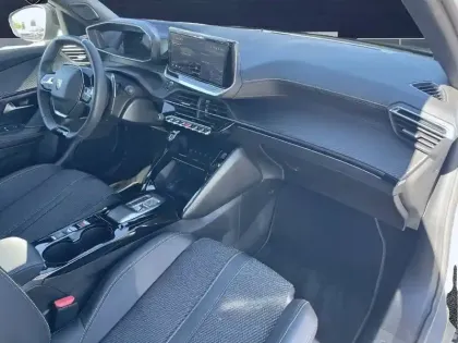 Photo 17 Peugeot 2008  Hybrid 136 e-DCS6