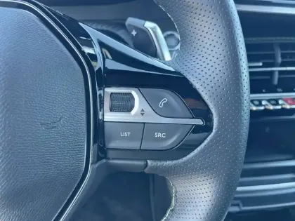 Photo 27 Peugeot 2008  Hybrid 136 e-DCS6