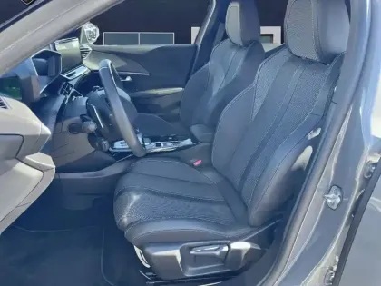 Photo 13 Peugeot 2008  Hybrid 136 e-DCS6