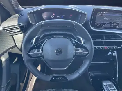 Photo 15 Peugeot 2008  Hybrid 136 e-DCS6