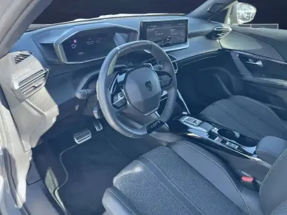 Photo 16 Peugeot 2008  Hybrid 136 e-DCS6